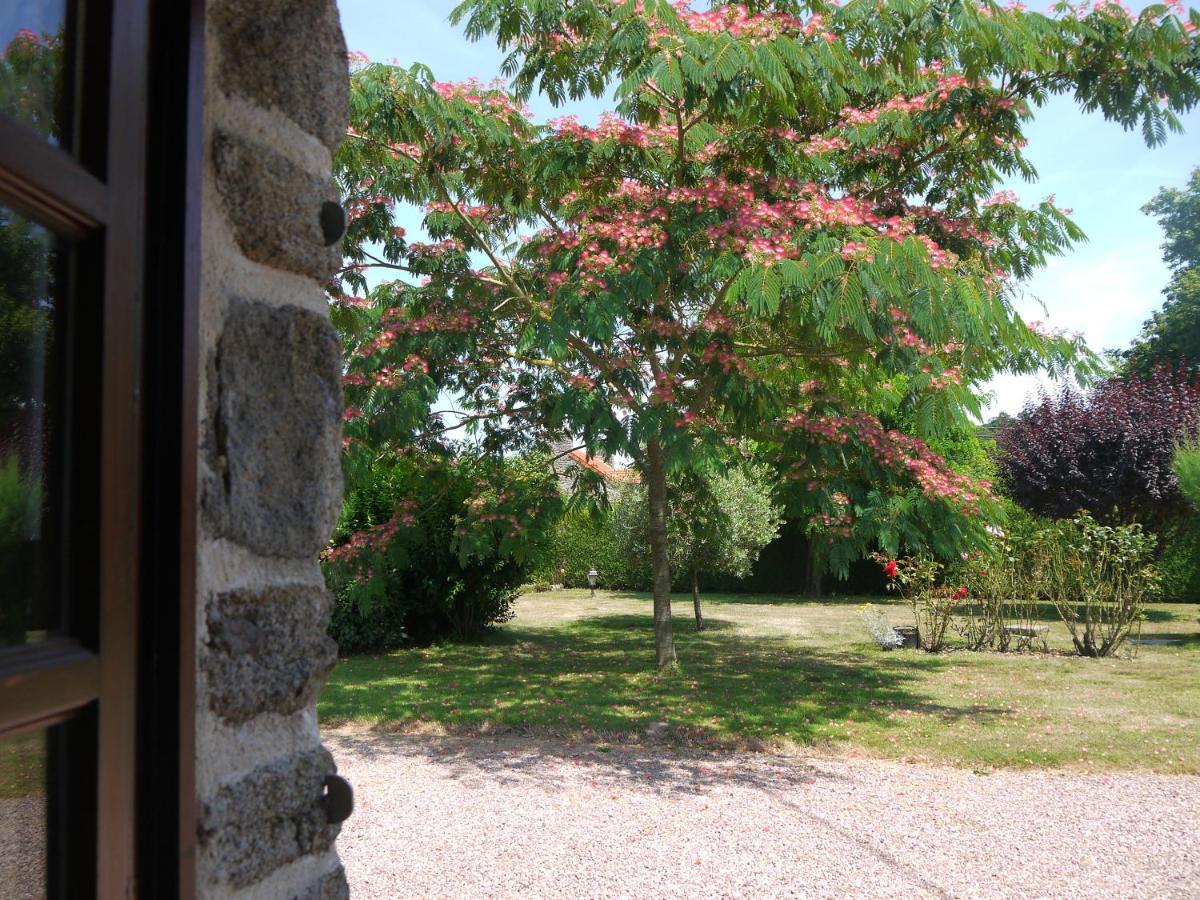 Gite Les Sageais Baguer-Morvan Exterior foto