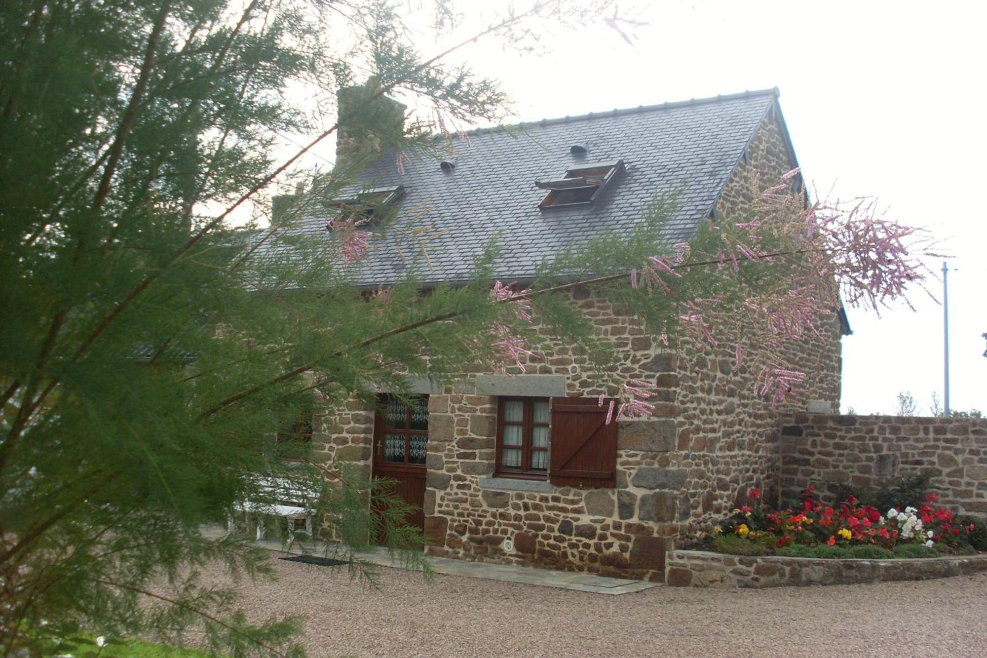Gite Les Sageais Baguer-Morvan Exterior foto